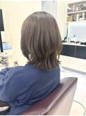 ミディアム外ハネレイヤースタイル