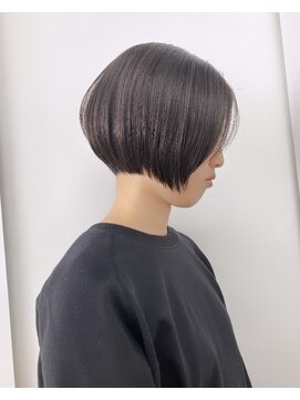 ユイツ ショートボブ