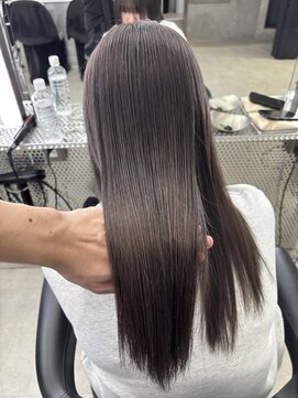 イキ 表参道(iki omotesando) ブルージュ／レイヤーカット/艶髪スタイル/オリーブベージュ