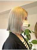 ハイトーン切りっぱなしショートボブミルクティーピンクベージュ