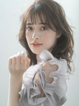 エミュ 表参道 青山(emu) 【emu井上信洋】ゆるふわフェミニンくびれミディアム【エミュ】