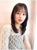ミディアム　レイヤーカット　顔周り　前髪カタログ　イメチェン