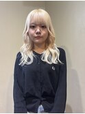 池袋　ホワイトブロンド　韓国風ヘアー