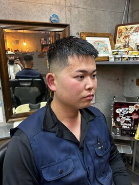 アールズ ヘア(R's hair) MEN’S HAIR/サーフカール/刈り上げセンターパート/印西