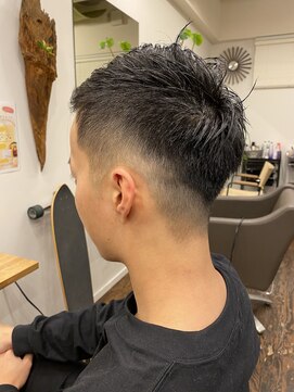 オルガ ヘアアンドメイク(Oluga hair&make) メンズベリーショートフェード