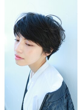 キヨイ(kiyoi) 黒髮でも柔らかいナチュラル美シルエットショート