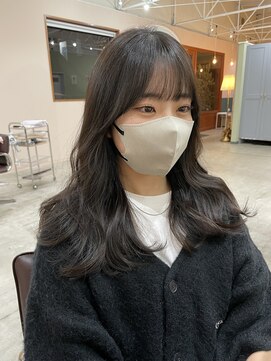 キュオンシア(CUEON. ciea) レイヤーカット×暗髪透明感カラー