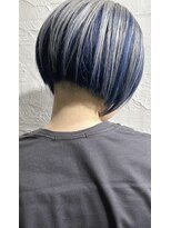 マイレ(maile)&nbsp;【maile】ブリーチあり/シルバー×ネイビー/アンブレラカラー