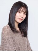 ミディアムレイヤー20代30代前髪あり前髪なしストレート黒髪