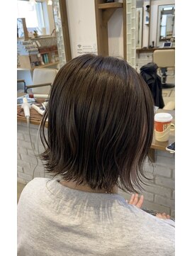 ミルク(MILK) 切りっぱなしボブ×グレージュ×インナーカラー 30代40代50代