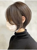 横浜西口大人ショートボブイルミナカラー丸みレイヤーくびれ