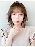 大人ガーリーダークアッシュミディアムレイヤー似合わせカット