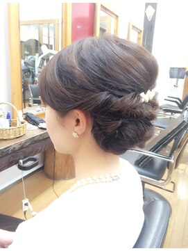 ベル(BELL) ねじりアレンジスタイル☆【BELL桜新町/用賀　】