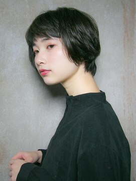 リリアン 青山(relian) ブラックショートでさらに色白に♪