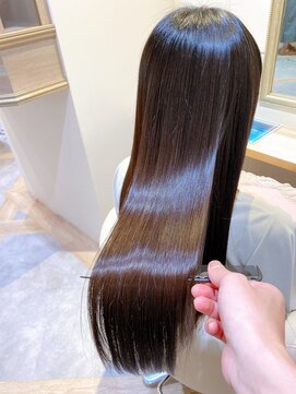 アンド ラ ブランシュ(&.La Blanche) カーキグレージュ/大人かわいいヘア/フェザーバング/大宮/関塚