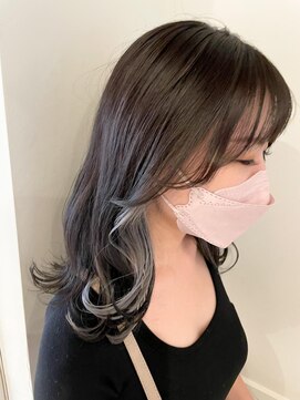 ネオリーブ チロル 横浜西口店(Neolive CiroL.) 大人かわいい インナーカラー シルバーカラー