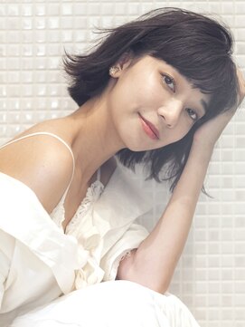 エミュ 表参道 青山(emu) 【emu井上信洋】黒髪風グレージュカラールーズ外ハネボブウルフ