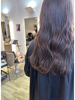 エム バイ ブローチェ(em by BROCHE)&nbsp;柔らかピンクベージュ　[暖色カラー/艶髪/レイヤー]