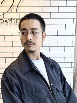 オールデイハローズ 京都駅前店(ALL DAY HELLO`S) ３０代　メンズノームコアフェードボウズ