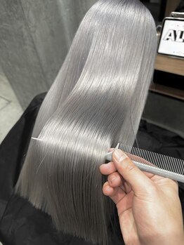 オルズ 渋谷(ALLZ)の写真/プロが髪質に合わせ施術。ブリーチをした髪でも髪質改善をしたかの様な艶感や手触りを。【渋谷/ブリーチ】