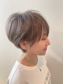 ヘアー ヴィノベーション(Hair Vinovation)の写真/お洒落な白髪染めならお任せ◎グレーカラーでも高いデザイン性×ダメージレスで満足の仕上がりに♪