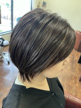 リタ ヘアメイク(Rita hair make) blur ミディアム