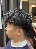 ヘアクリニックカルム 日暮里(Hair Clinic Calme) 右7:3分けビジネスパーマ、ハードパーマ 直毛改善
