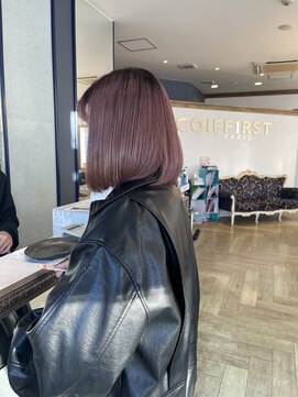 コワファースト 大分(COIFF1RST) 切りっぱなしボブのバイオレットグレージュカラー