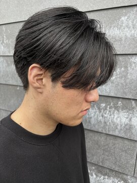 ヒュイル バイ ニアウ(Hwyl by Niau) メンズマッシュセンターパートスパイラルパーマニュアンスパーマ