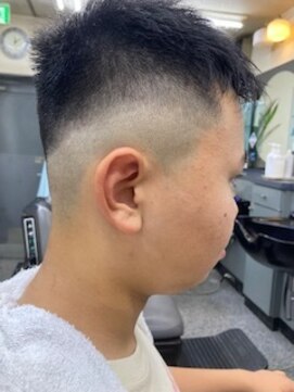 ムア(MUA) フェードカット