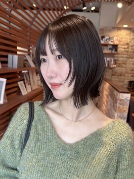 マッシュ アドベ 八戸ノ里(MASHU ADOBE) 暗めカラー/黒髪/外はねボブ