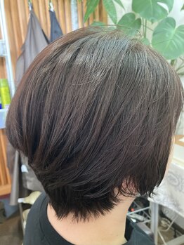 木洩れ陽サロンアイリスの写真/お客様の悩みを聞いてお好みに♪髪質を考えたカットで、魅力を引き出すショートを。