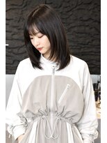 ミュー(MU)&nbsp;透ける暗髪のレイヤーミディ