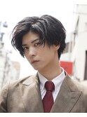 横顔カッコいいセンターパートカジュアルスーツツーブロック