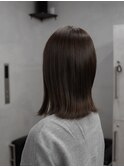 切りっぱなし外ハネボブ×グレージュ