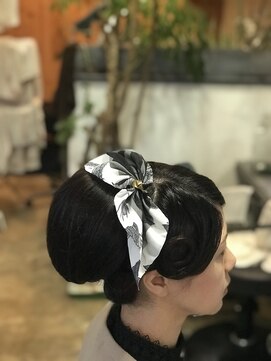 2つの鋏 クラッシックリボンアレンジ。