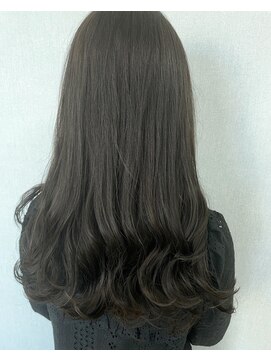 プラーグ ヘアー(Prague Hair) ダークアッシュカラー