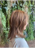 ベージュ
