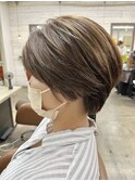 【Bellecoupes】白髪ぼかしハイライトアッシュ 刈り上げショート