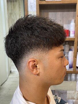 デルフィーノ ヘアーパフォーム(delfino hair perform) メンズスキンフェードカット