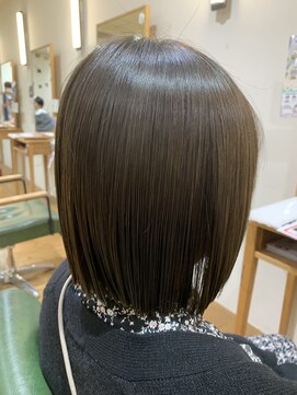 美容室 アイディー i-dee ぱつっとボブ