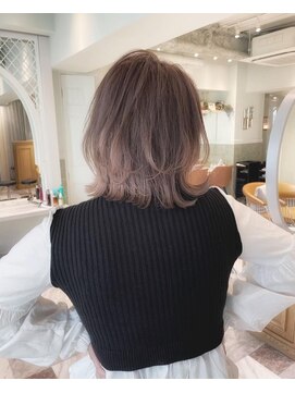 プアメリア 名古屋(Puamelia) レイヤーケアブリーチダブルカラーボブ_4331