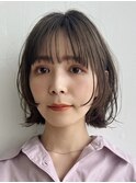 顔周りレイヤーカットくびれヘアミルクティーベージュカラー