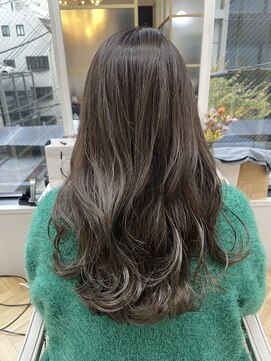 トッカ 三ノ宮店(tocca) 透明感グレー×レイヤー