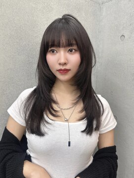 ジーナ 渋谷本店(Zina) 地毛風グレージュ×レイヤーカット