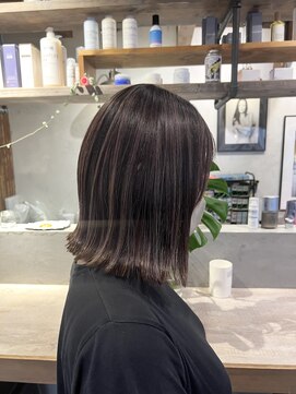 マスカリ(muscali) ハイライト/ダークアッシュ似合わせカットミディアムレイヤーc97