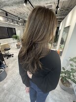 レヴリー(reverie)&nbsp;海外レイヤーハイライトブリーチナチュラルカラー20代30代