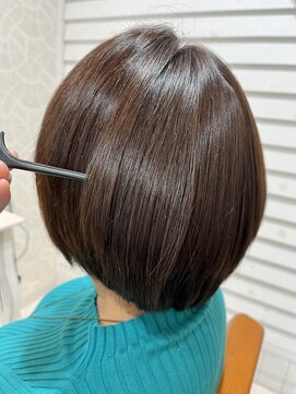 モコ(MOCO) 艶めきコンパクトボブ