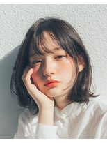 コア(Koa) 暗髪でも透明感【地毛風グレージュ×大人のシースルーバング】