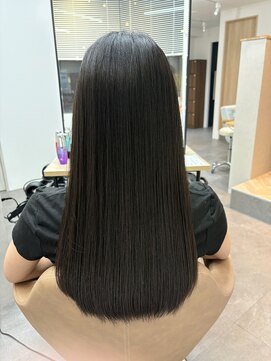 ヒストリー 元住吉(History) 艶髪ストレート 縮毛矯正で叶える美髪ロング